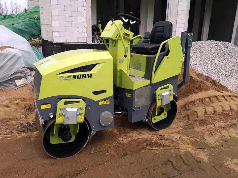 奔馬小型壓路機(jī)土方壓實(shí)、溝槽回填施工案例